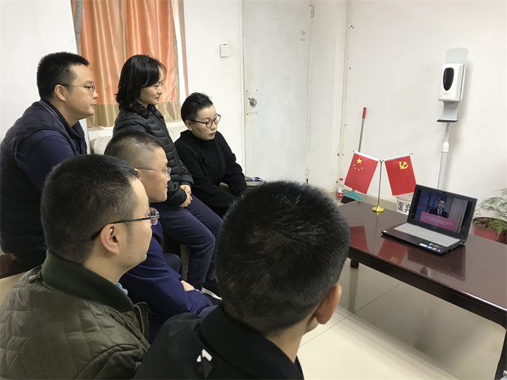 綿陽分公司掀起學(xué)習(xí)宣貫公司黨員大會(huì)精神熱潮