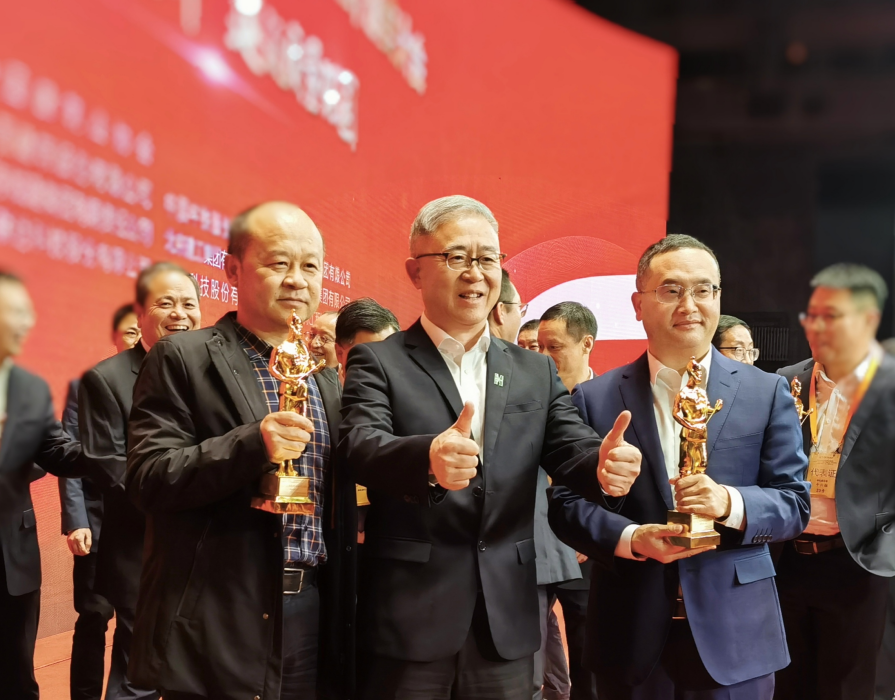 摘“星”載譽(yù)，再“鑄”“魯班”！中國(guó)建筑界的“奧斯卡” 捧杯！